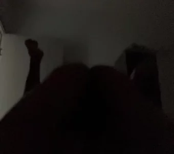 脚脚晃起来