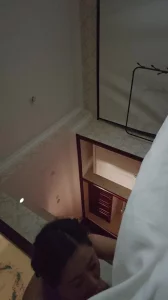 大奶母狗口硬自己动