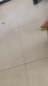 [原创]趁着她打电话的时候强行插入