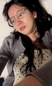 我丢戴这种眼镜的真有反差感