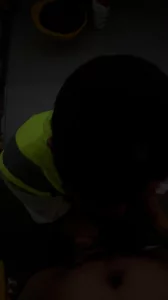 工地干活的工人偷偷背着老公给我吃鸡巴